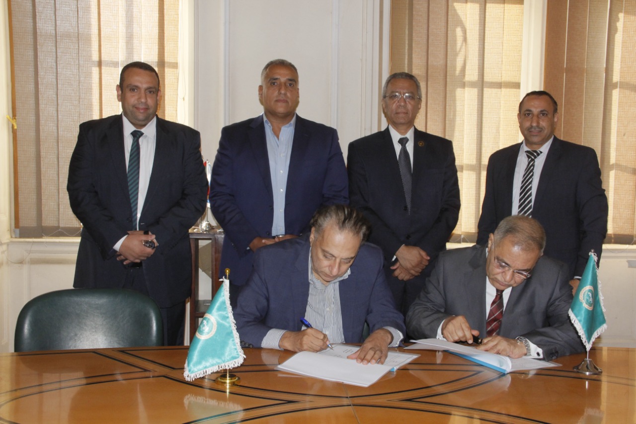 توقيع اتفاقية مع معهد البحوث والدراسات العربية